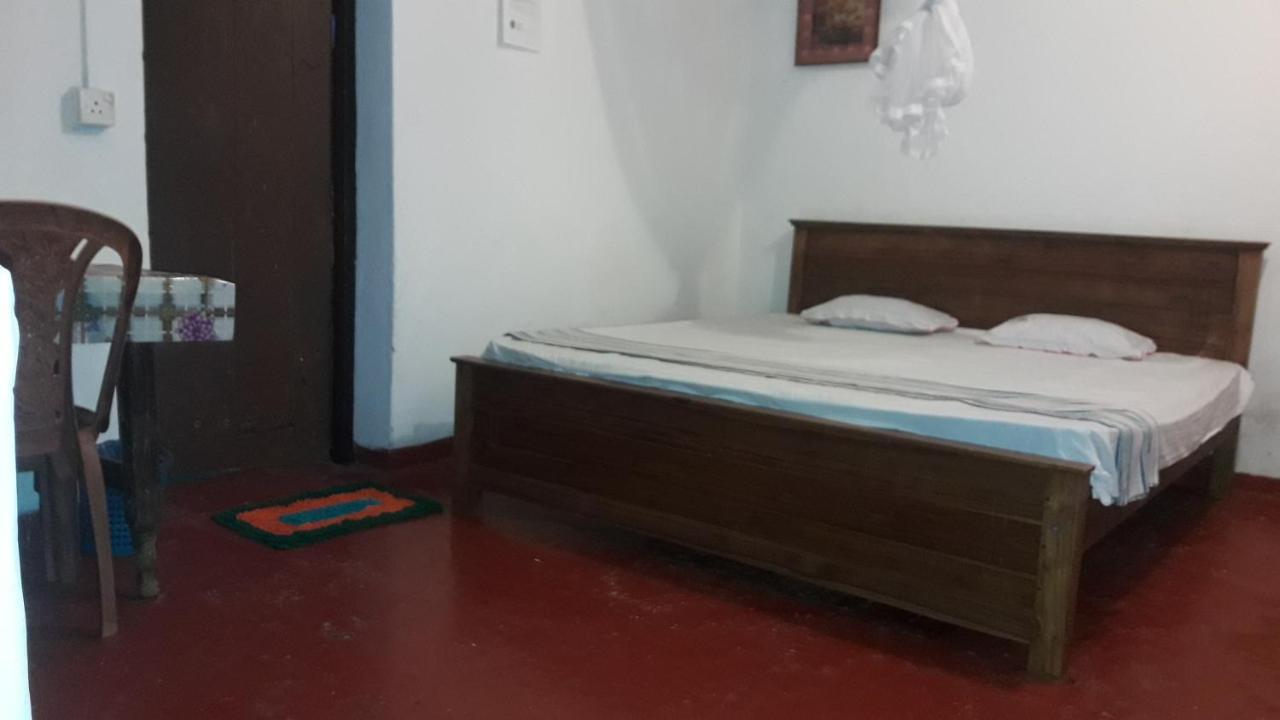Colonial Surfing Villa Hostel & Home Stay Midigama East Dış mekan fotoğraf