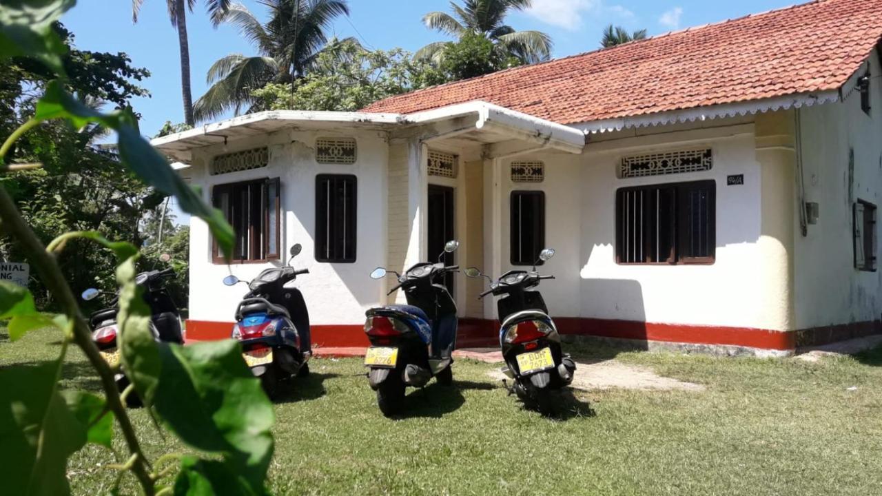 Colonial Surfing Villa Hostel & Home Stay Midigama East Oda fotoğraf