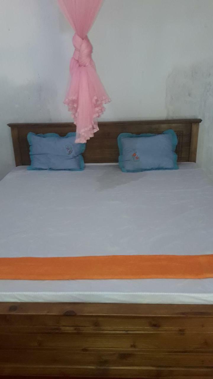 Colonial Surfing Villa Hostel & Home Stay Midigama East Dış mekan fotoğraf